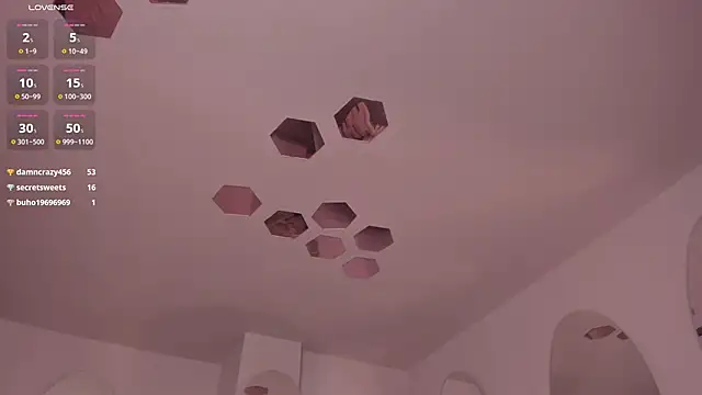 CarolineGraceX online show from 2, 3, 2025