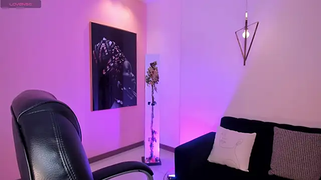 DonnaStonne online show from 18, 2, 2025