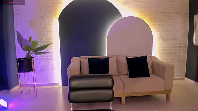 DonnaStonne online show from 23, 9, 2025