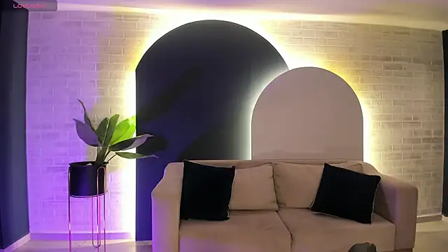 DonnaStonne online show from 24, 9, 2025