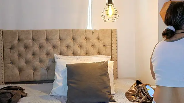 Anya Texas online show from 6, 2, 2026