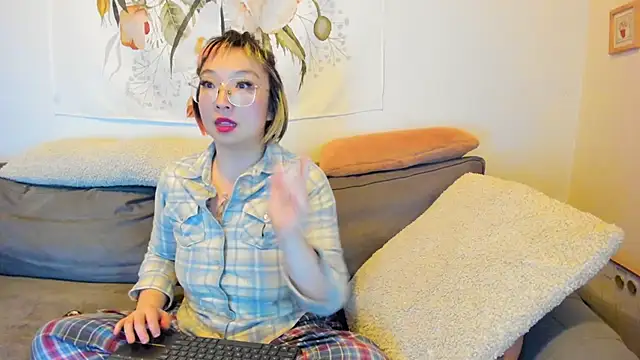 luxgray online show from 12, 1, 2025