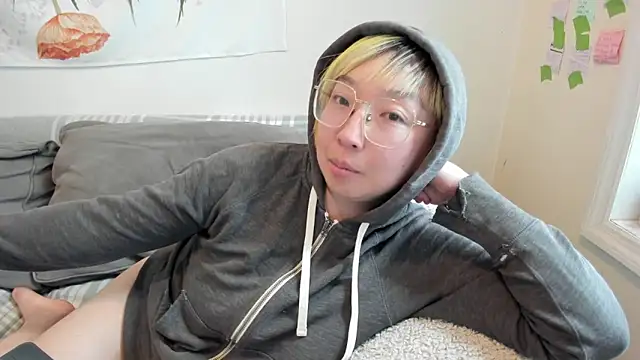 Snapshot of luxgray chatting on 19, 6, 2026 luxgray online show from 19, 6, 2026