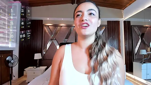 Snapshot of IsabellaaJoness chatting on 9, 7, 2026 IsabellaaJoness online show from 9, 7, 2026