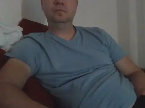 Snapshot of fikoivos chatting on 6, 8, 2026 fikoivos online show from 6, 8, 2026