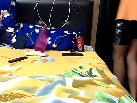 Snapshot of dreamy_lusty01 chatting on 21, 10, 2025 dreamy lusty01 online show from 21, 10, 2025