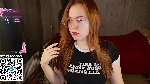 Snapshot of Lila_Pitt chatting on 5, 1, 2025 Lila Pitt online show from 5, 1, 2025