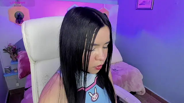 Snapshot of Hanna__Becker_ chatting on 14, 12, 2024 Hanna  Becker  online show from 14, 12, 2024