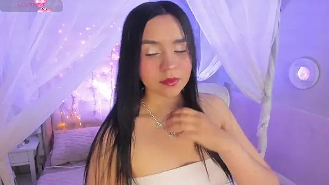 Snapshot of Hanna__Becker_ chatting on 5, 3, 2025 Hanna  Becker  online show from 5, 3, 2025