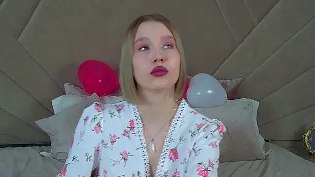 LiliLinn online show from 17, 2, 2025