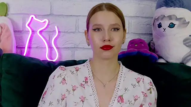 LiliLinn online show from 12, 3, 2025