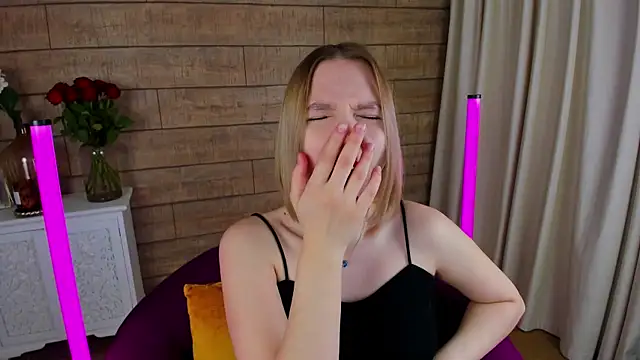 LiliLinn online show from 18, 3, 2025