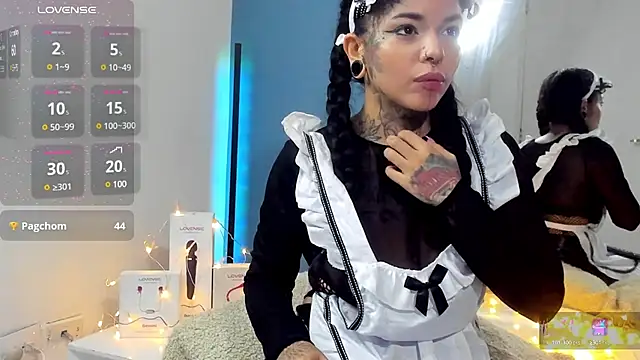 NinaInk online show from 4, 2, 2025