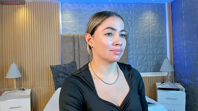 Snapshot of Alessia_Taylorr chatting on 3, 10, 2025 Alessia Taylorr online show from 3, 10, 2025