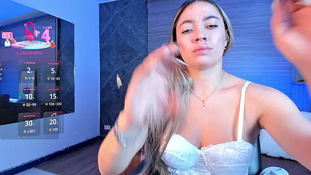 Snapshot of Alessia_Taylorr chatting on 24, 11, 2025 Alessia Taylorr online show from 24, 11, 2025