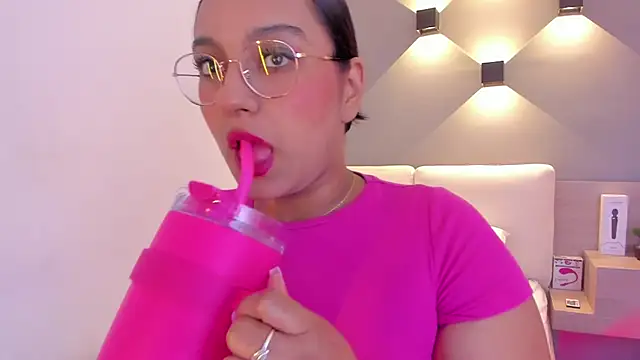 ellamontoya online show from 30, 1, 2025