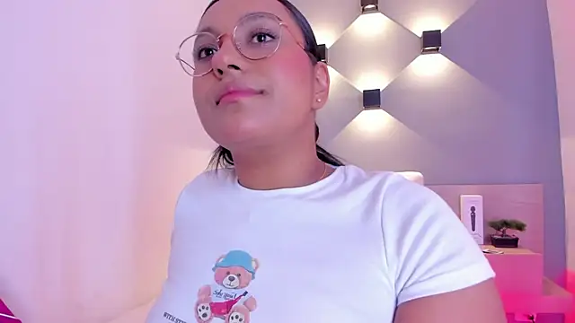 ellamontoya online show from 5, 2, 2025