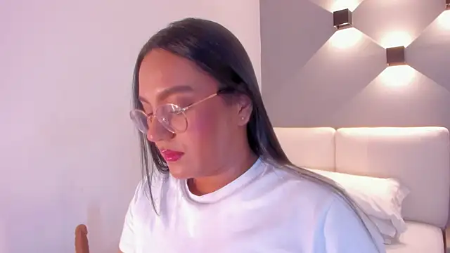 ellamontoya online show from 23, 9, 2025