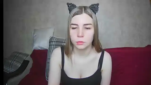 ElllaNuar online show from 6, 3, 2025