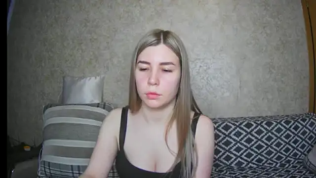 ElllaNuar online show from 10, 3, 2025