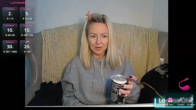 Snapshot of Angelamariexox chatting on 21, 10, 2025 Angelamariexox online show from 21, 10, 2025