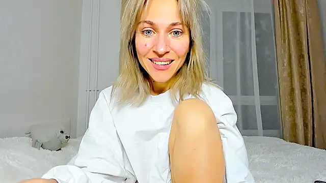 Mona Cruz online show from 22, 2, 2025