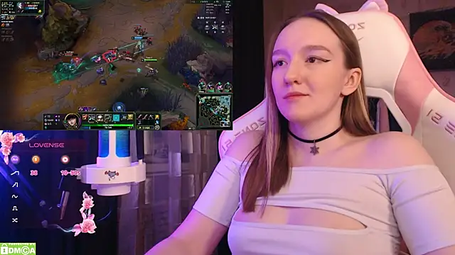 MoonlishSiren online show from 15, 2, 2025