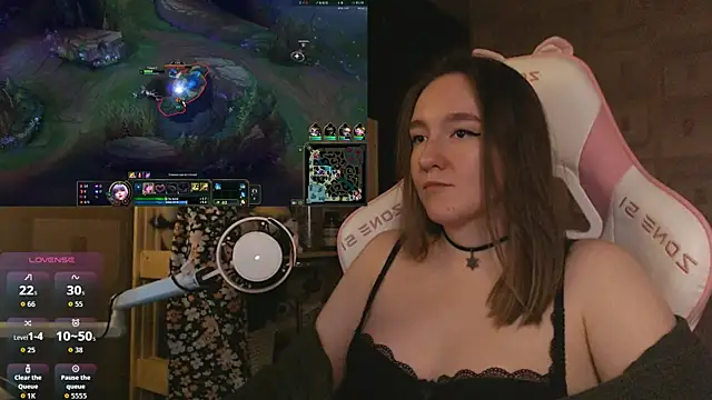 Snapshot of MoonlishSiren chatting on 22, 5, 2026 MoonlishSiren online show from 22, 5, 2026