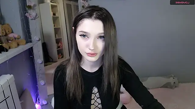 Snapshot of White_kitty01 chatting on 7, 12, 2024 White kitty01 online show from 7, 12, 2024