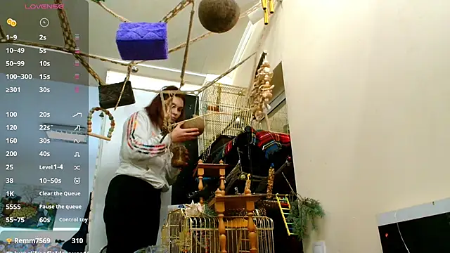 Sophie Bell online show from 2, 2, 2025