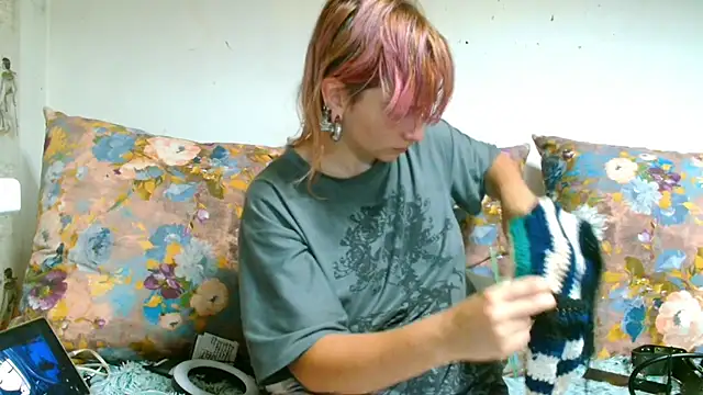Sophie Bell online show from 13, 7, 2026