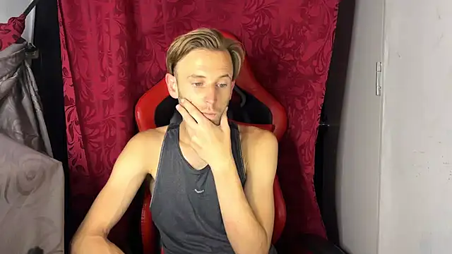 Snapshot of aquilesmade chatting on 26, 9, 2025 aquilesmade online show from 26, 9, 2025