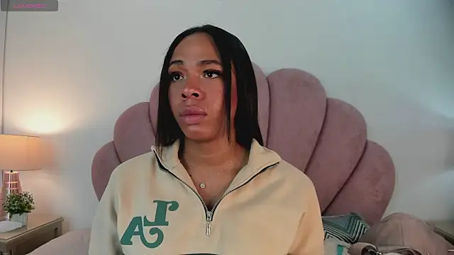 Nicole Paradise online show from 21, 3, 2025