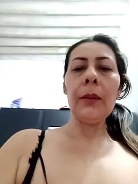 Snapshot of Mia-funny20 chatting on 2, 2, 2025 Mia-funny20 online show from 2, 2, 2025