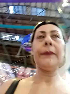 Snapshot of Mia-funny20 chatting on 4, 2, 2025 Mia-funny20 online show from 4, 2, 2025