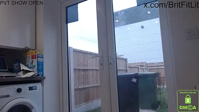 Snapshot of BritishHappyEnding chatting on 31, 12, 2024 BritishHappyEnding online show from 31, 12, 2024