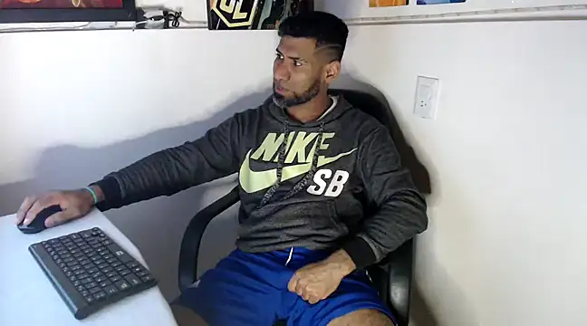 Snapshot of Enriblack92 chatting on 3, 12, 2024 Enriblack92 online show from 3, 12, 2024