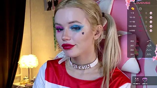 Snapshot of LexieLoree chatting on 11, 12, 2024 LexieLoree online show from 11, 12, 2024