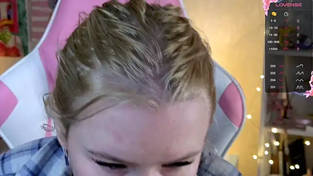 Snapshot of LexieLoree chatting on 14, 12, 2024 LexieLoree online show from 14, 12, 2024