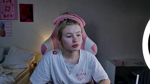 Snapshot of LexieLoree chatting on 9, 2, 2025 LexieLoree online show from 9, 2, 2025