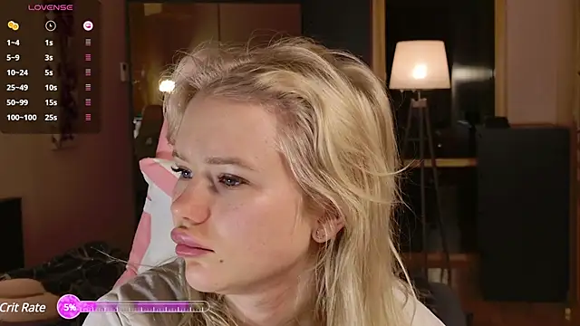 Snapshot of LexieLoree chatting on 27, 2, 2025 LexieLoree online show from 27, 2, 2025