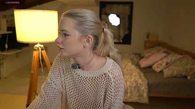 Snapshot of LexieLoree chatting on 26, 11, 2025 LexieLoree online show from 26, 11, 2025