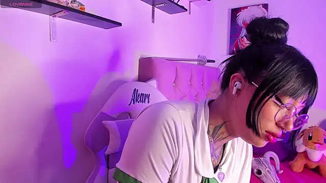 Snapshot of Akari1_Mischief chatting on 19, 12, 2024 Akari1 Mischief online show from 19, 12, 2024