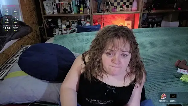 Snapshot of MiniNatalie chatting on 16, 11, 2025 MiniNatalie online show from 16, 11, 2025