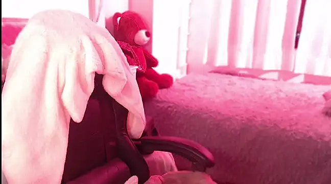 Snapshot of Beamber_ chatting on 4, 3, 2025 Beamber online show from 4, 3, 2025