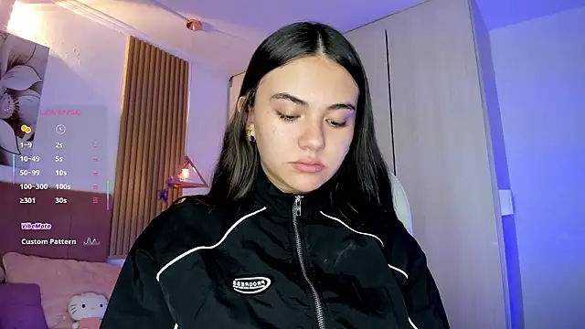 mia nevaeh online show from 26, 3, 2026