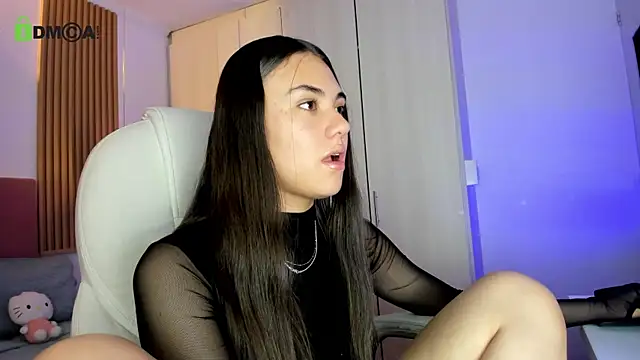 mia nevaeh online show from 19, 6, 2026