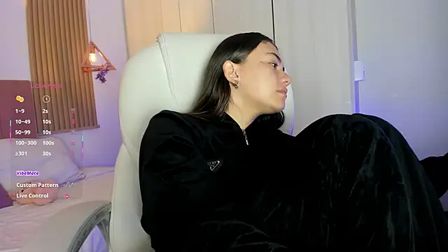 mia nevaeh online show from 29, 6, 2026