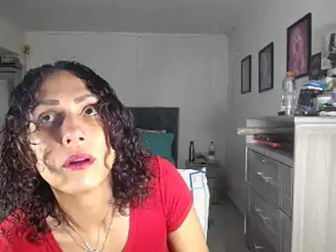 Corina hot online show from 3, 1, 2025