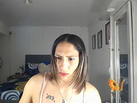 Corina hot online show from 6, 5, 2026
